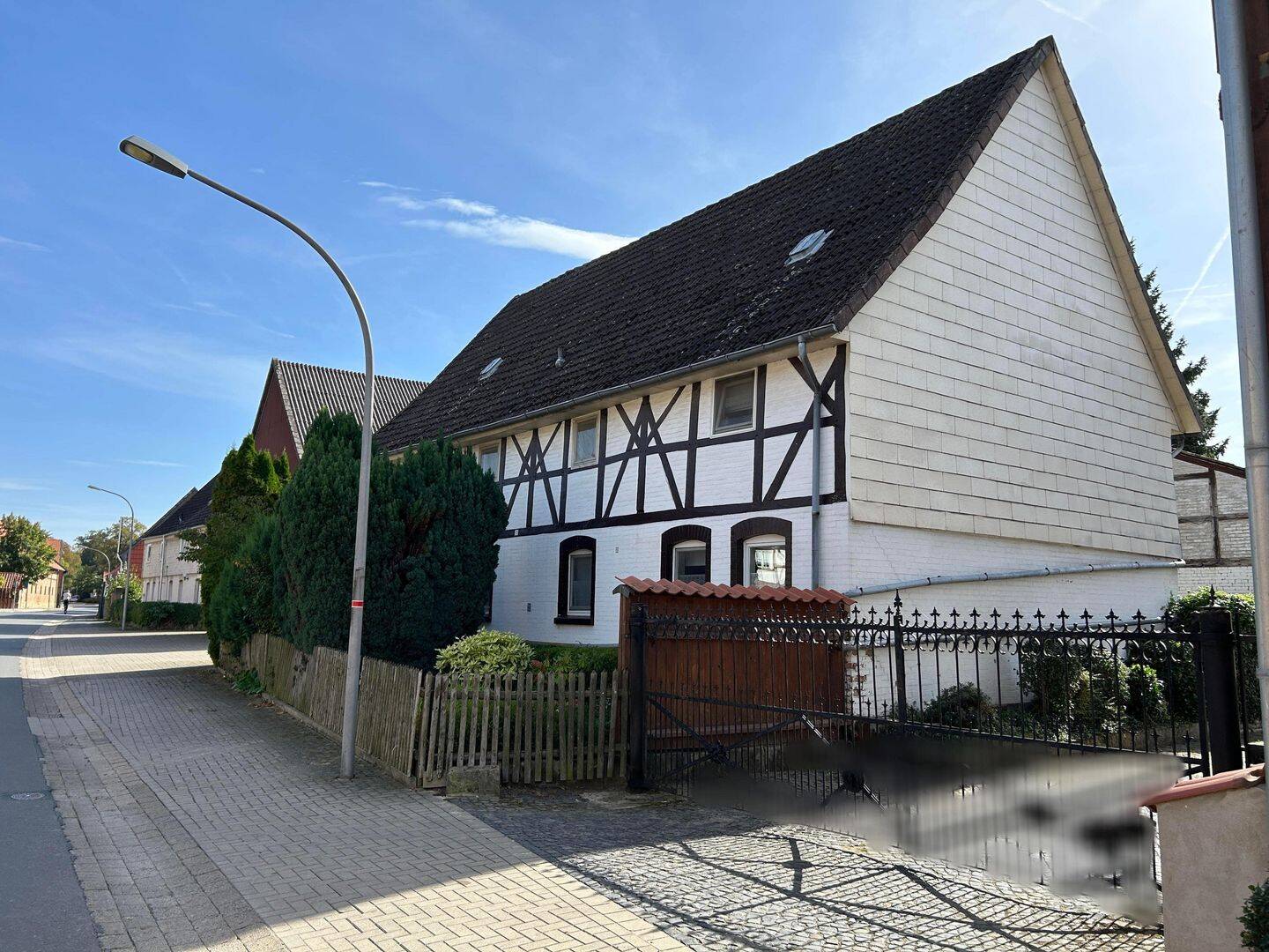 Fachwerk-Doppelhaus mit vermieteter Einheit – Sanierungsobjekt für Handwerker & Investoren, 38312 Flöthe