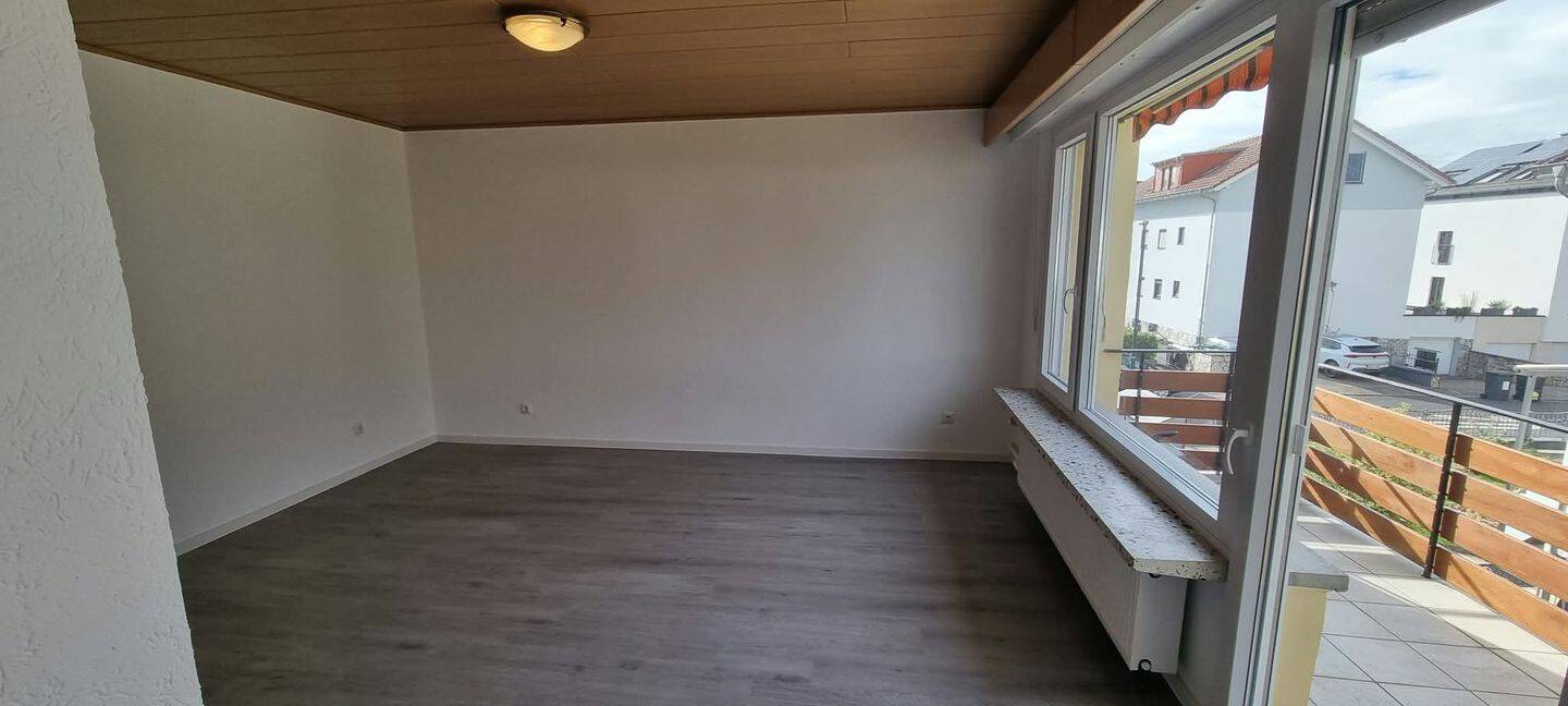 Helle 4-Zimmer-Wohnung mit großem Balkon in Budenheim, 55257 Budenheim