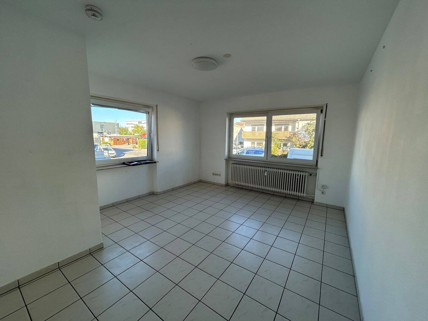 Kompakte 1-Zimmer-Studenten-Wohnung mit separater Küche in Mannheim-Neckarau, 68199 Mannheim (Almenhof Neckarau)