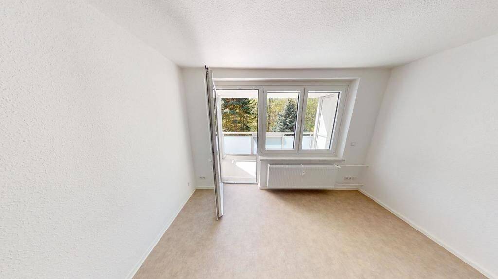 NEU sanierte Balkonwohnung mit Tageslichtbad, 9114 Chemnitz (Borna-Heinersdorf Ebersdorf Furth Glösa-Draisdorf Schloßchemnitz)