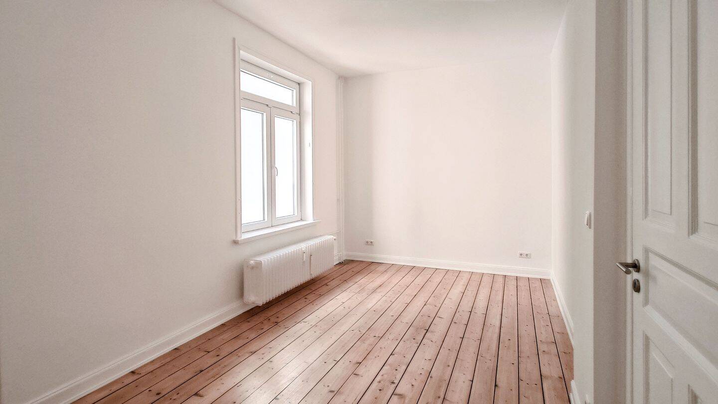 NEU SANIERT Schöne 2-Zimmer-Altbauwohnung mit EBK und Balkon in HH-Eimsbüttel BESICHTIGUNG: 19.10.2026, 17.00 Uhr – 18.00 Uhr – NUR MIT TERMIN!!, 20255 Hamburg (Eimsbüttel Hoheluft-West Lokstedt Stellingen)