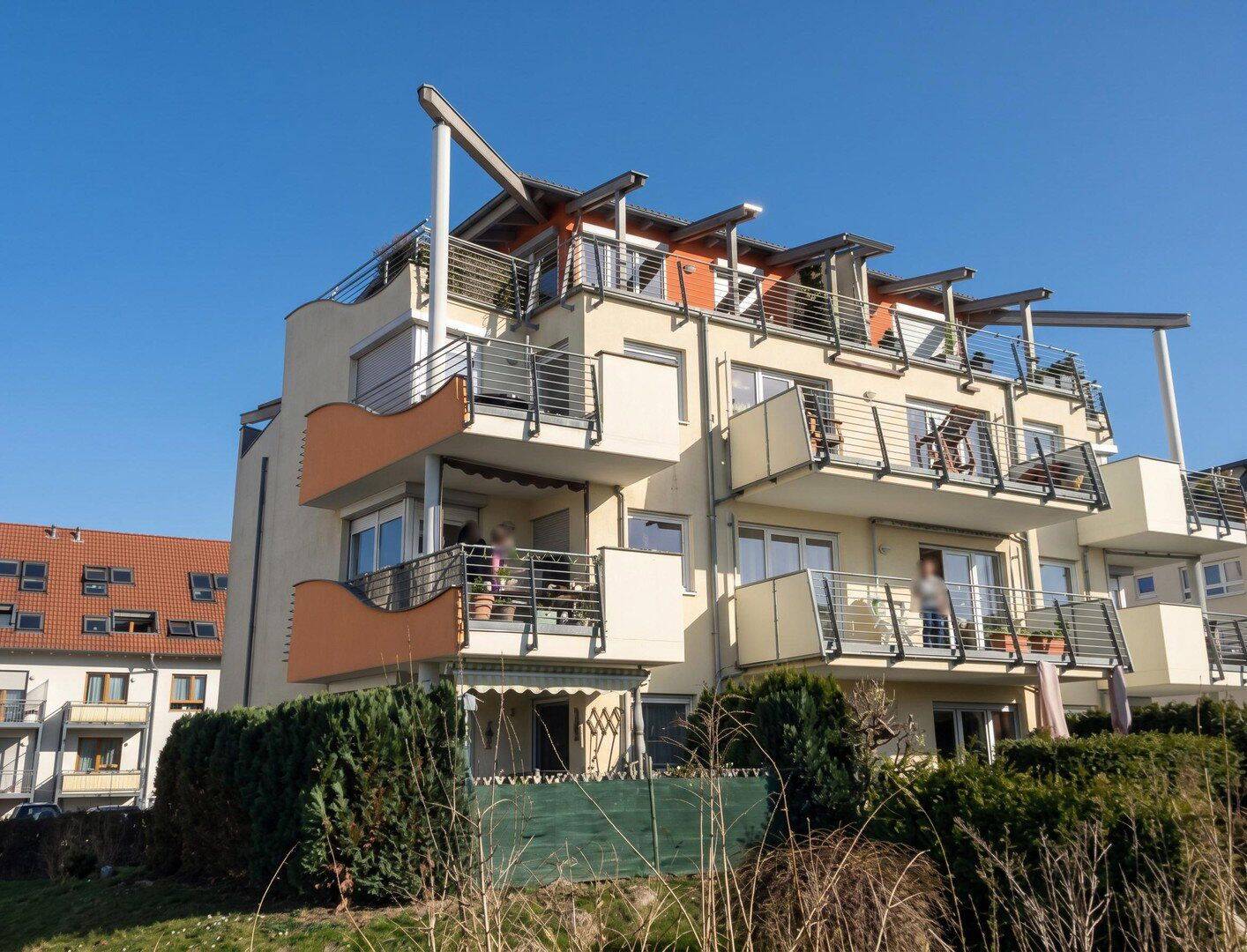 Helle 3-Zimmer-Wohnung mit 2 Balkonen, neuer Einbauküche und Blick ins Grüne, 4329 Leipzig (Heiterblick Paunsdorf)