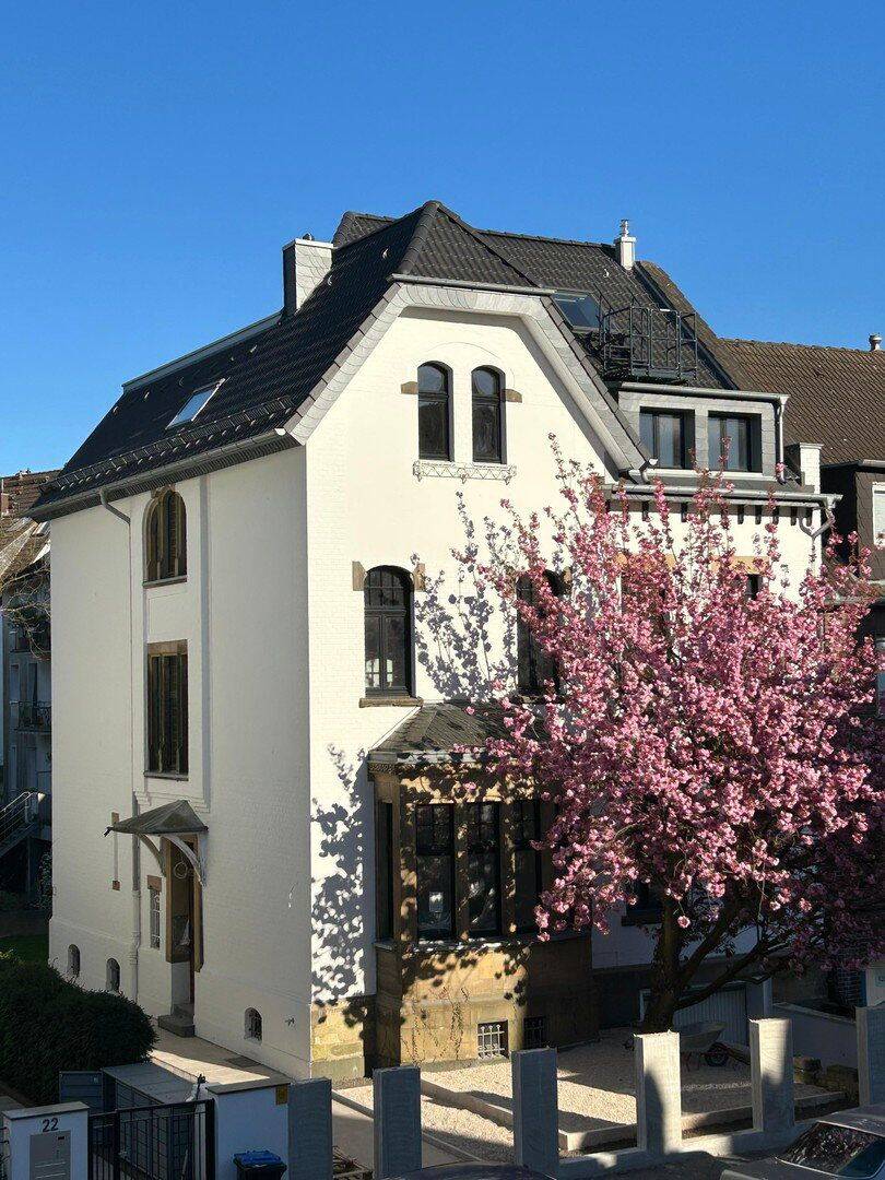 Jugendstil-Villa, kernsaniert: 3 Zimmer, 109 m², Dachterrasse nahe Grafenberger Wald, 40235 Düsseldorf (Flingern Nord Flingern Süd Grafenberg)