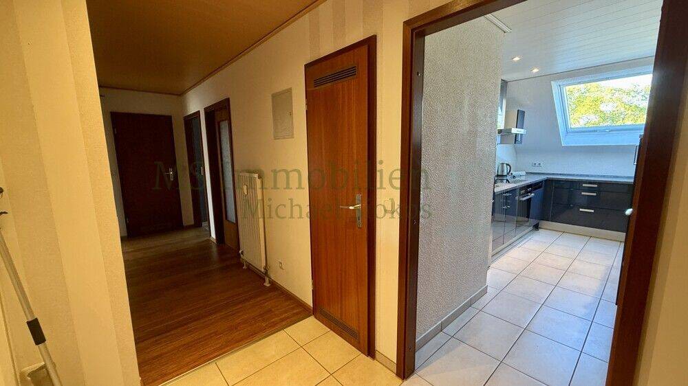***Attraktive 3-Zimmer-Wohnung mit Balkon und Tiefgaragenstellplatz in Mannheim-Schönau***, 68307 Mannheim (Blumenau Kirschgartshausen Sandhofen Schönau)