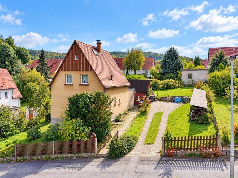 Wohnen im Grünen: Einfamilienhaus (1936) mit Vollkeller, Dachboden & Garten in Lichtenhain, Sebnitz, 1855 Sebnitz