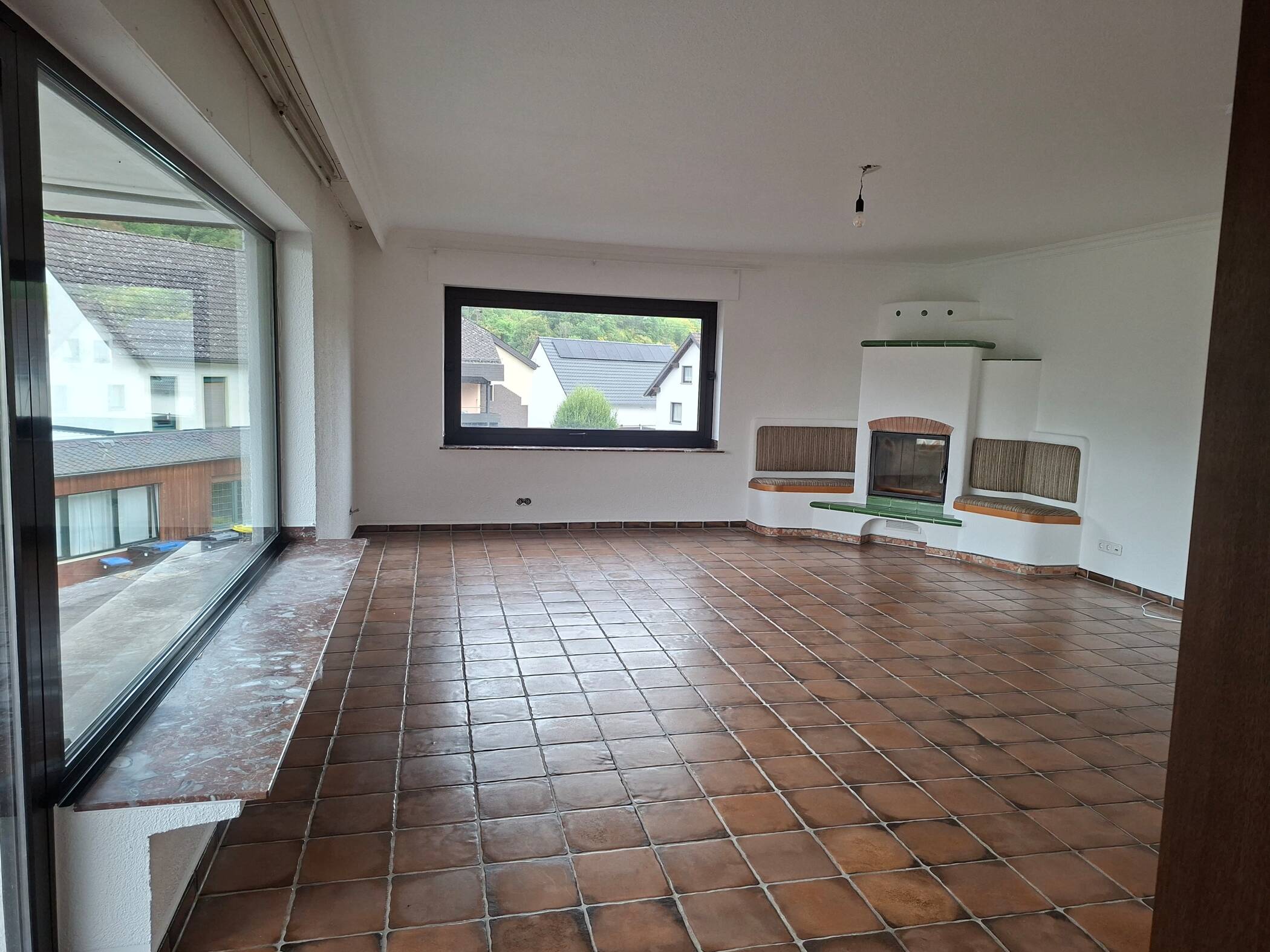 Helle Erdgeschoss-Wohnung mit 4 Zimmern und 120m², 53533 Antweiler