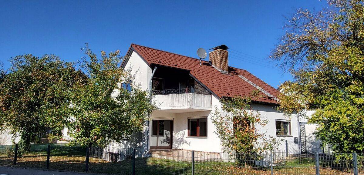 +++Pfaffenhofen,  EFH mit ELW,  ca. 159 m² Wfl.,  410 m² Eckgrundstück, Garage, super Lage+++, 89284 Pfaffenhofen a.d. Roth
