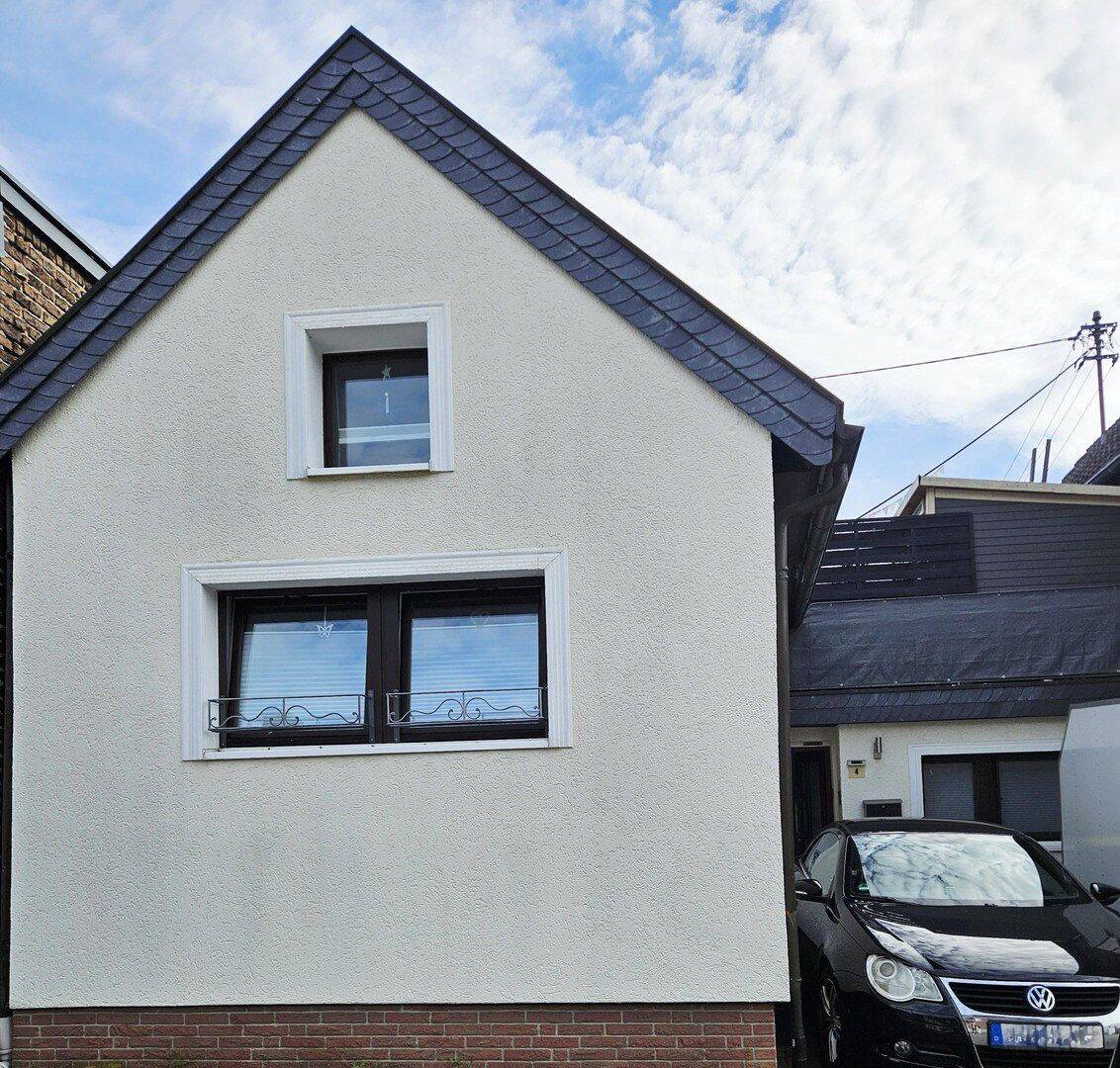 Privat: Kleines Einfamilienhaus mit großer Dachterrasse!, 53859 Niederkassel