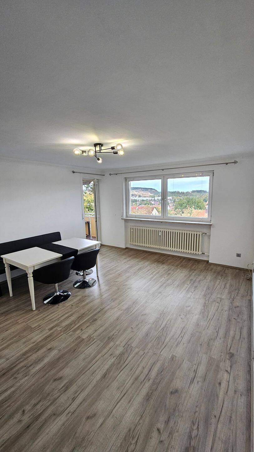 Helle 3 Zimmer Wohnung mit Südbalkon, Einbauküche mit Elektrogeräten, großem Schlafzimmerschrank, Einzelgarage und Kellerraum., 93057 Regensburg (Brandlberg-Keilberg Konradsiedlung-Wutzlhofen Reinhausen Sallern-Gallingkofen)