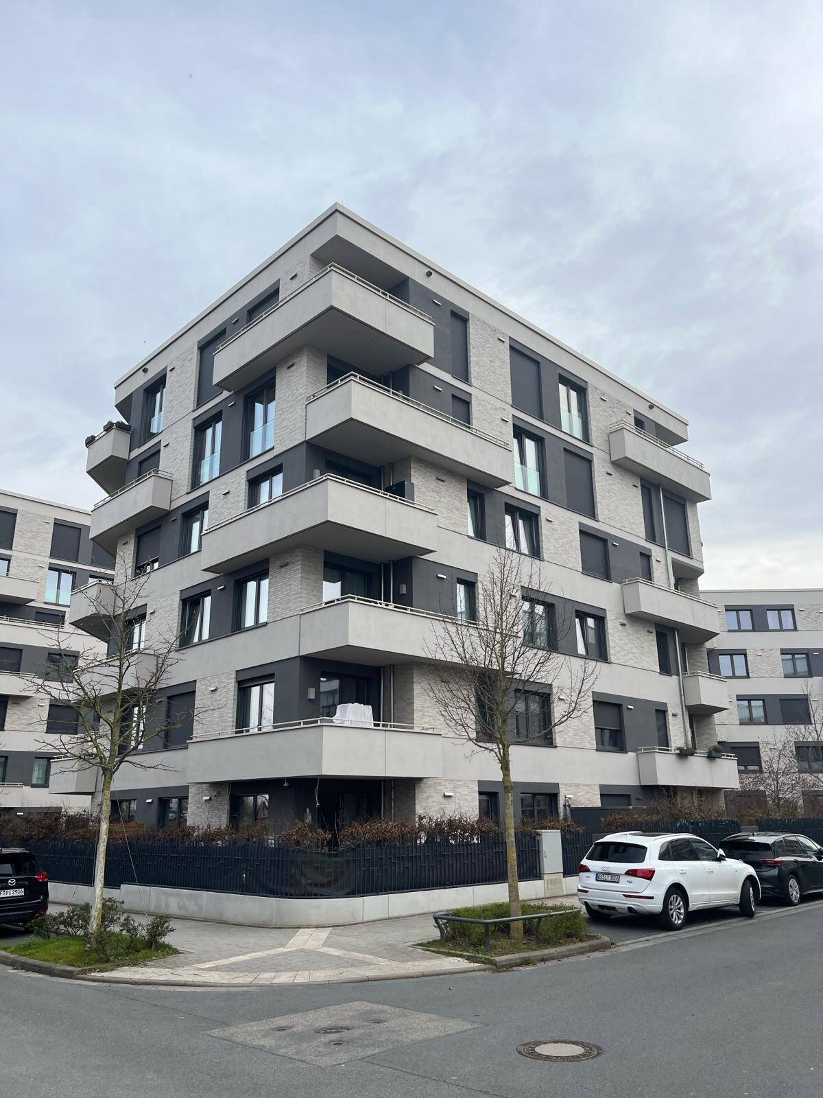 Exklusive 3-Zimmer-Wohnung in Frankfurt / Riedberg mit EBK und Balkon, 60438 Frankfurt am Main (Kalbach-Riedberg Niederursel)