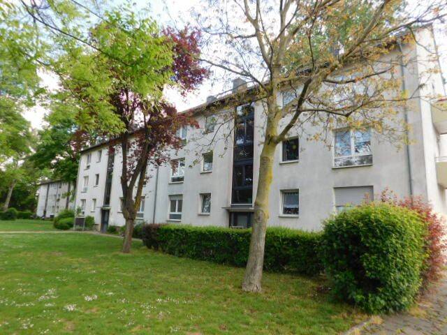 Einziehen und Wohlfühlen – renovierte 3-Zimmer-Wohnung im 3. OG inkl. Gebäudemodernisierung…, 47809 Krefeld