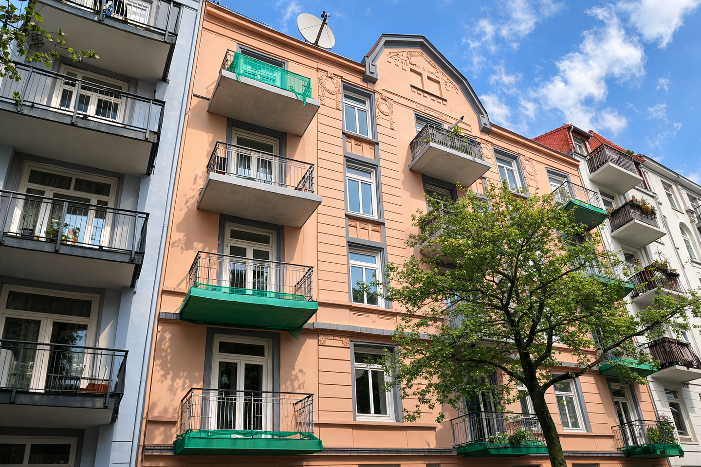 Traumhafte Jugendstilwohnung mit Balkon in Nähe des UKE im gefragten Eppendorf, 20251 Hamburg (Hamburg-Nord Alsterdorf Eppendorf Hoheluft-Ost)