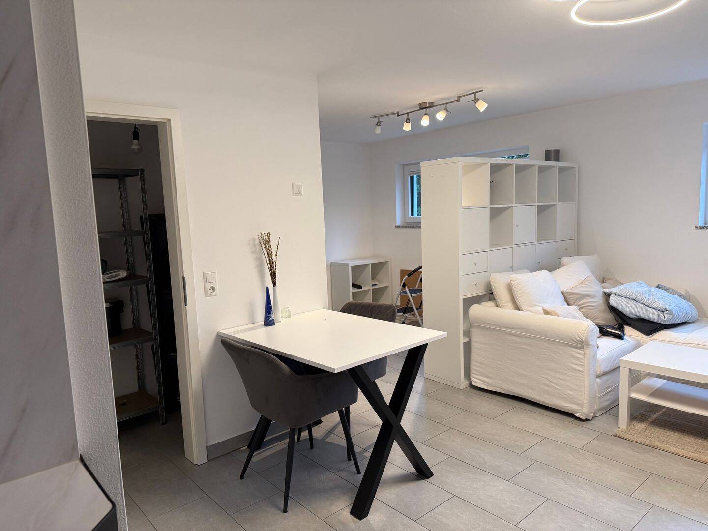 Möbliertes 50qm Souterrain Appartement, 93173 Wenzenbach