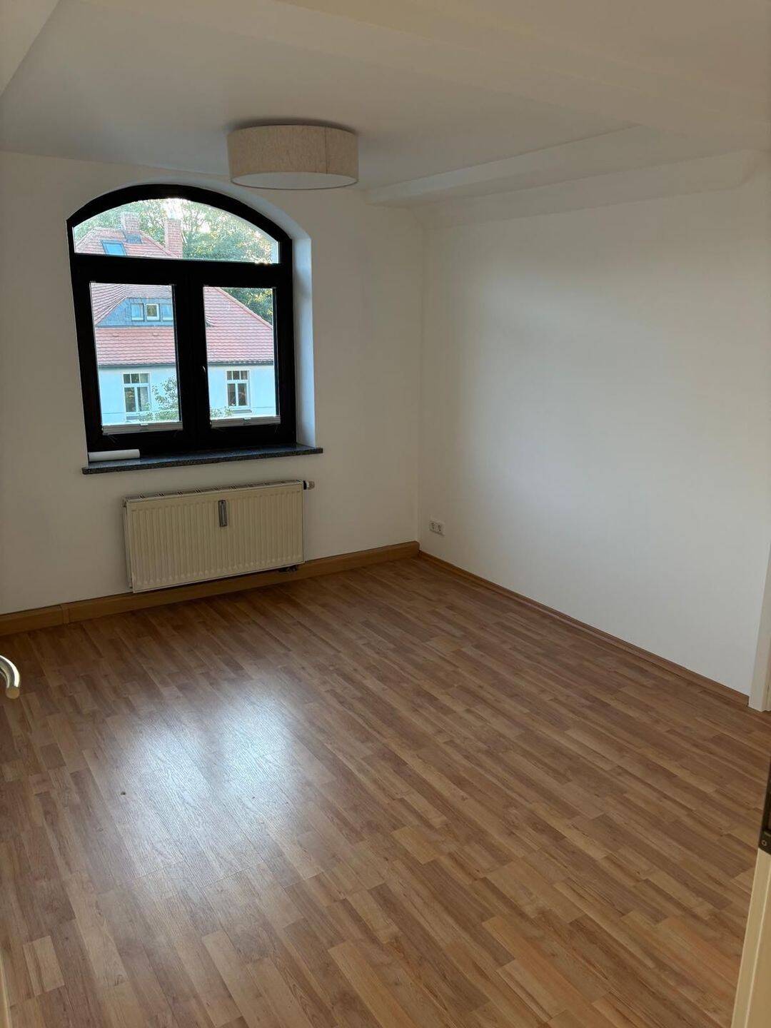4-R. DG Wohnung in ruhiger Seitenstraße, 1169 Dresden