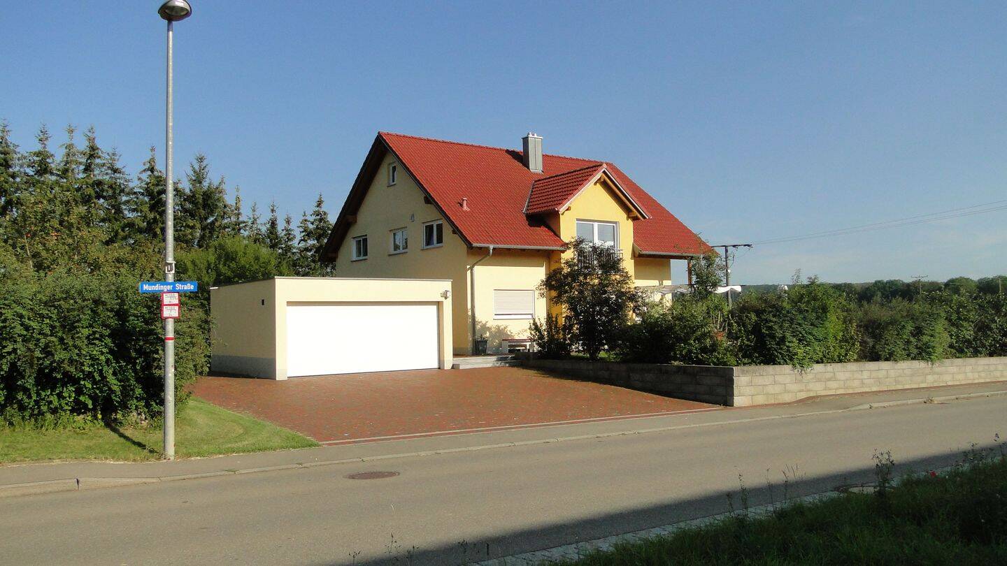 Hochwertige 3,5-Zimmer-Wohnung mit großer Terrasse, Garage und Stellplatz, 89584 Ehingen (Donau)