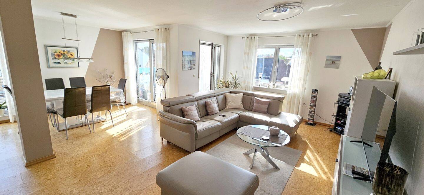 Lichtdurchflutete großzügige 2-ZKB-Wohnung mit Küche und Balkon, 67661 Kaiserslautern (Dansenberg Hohenecken Innenstadt Mölschbach Siegelbach)