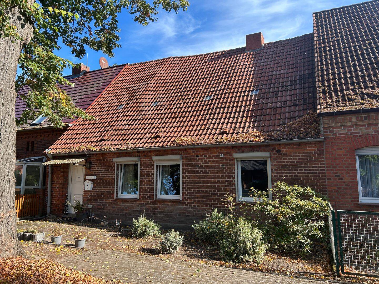 Charmantes Reihenhaus mit Scheune, Innenhof und Grundstück, 19348 Pirow