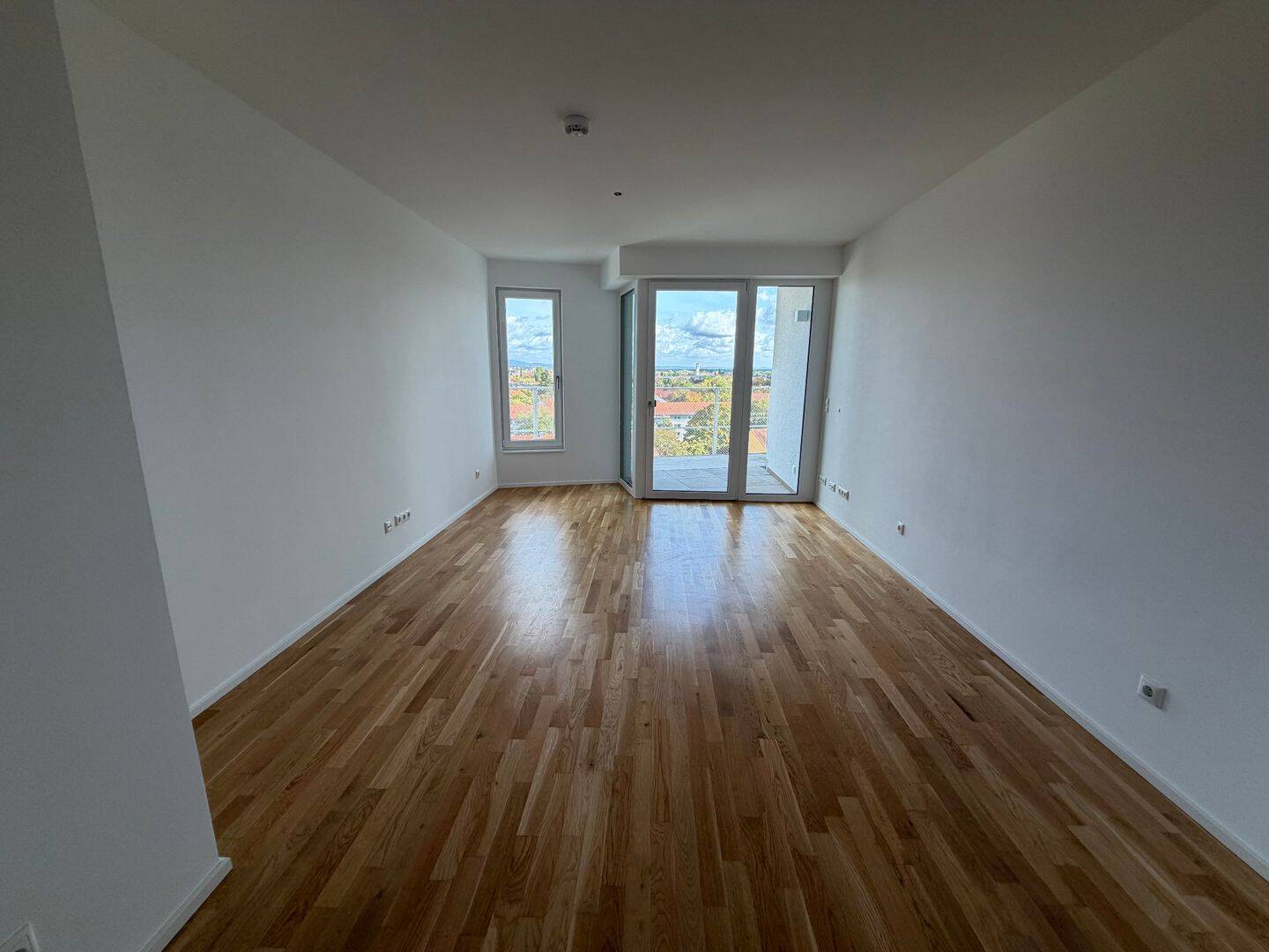 Hochwertige Wohnung mit Aufzug, Stellplatz und voll ausgestatteter Einbauküche!, 91052 Erlangen (Anger Erlangen-Ost Erlangen-Süd Innenstadt)