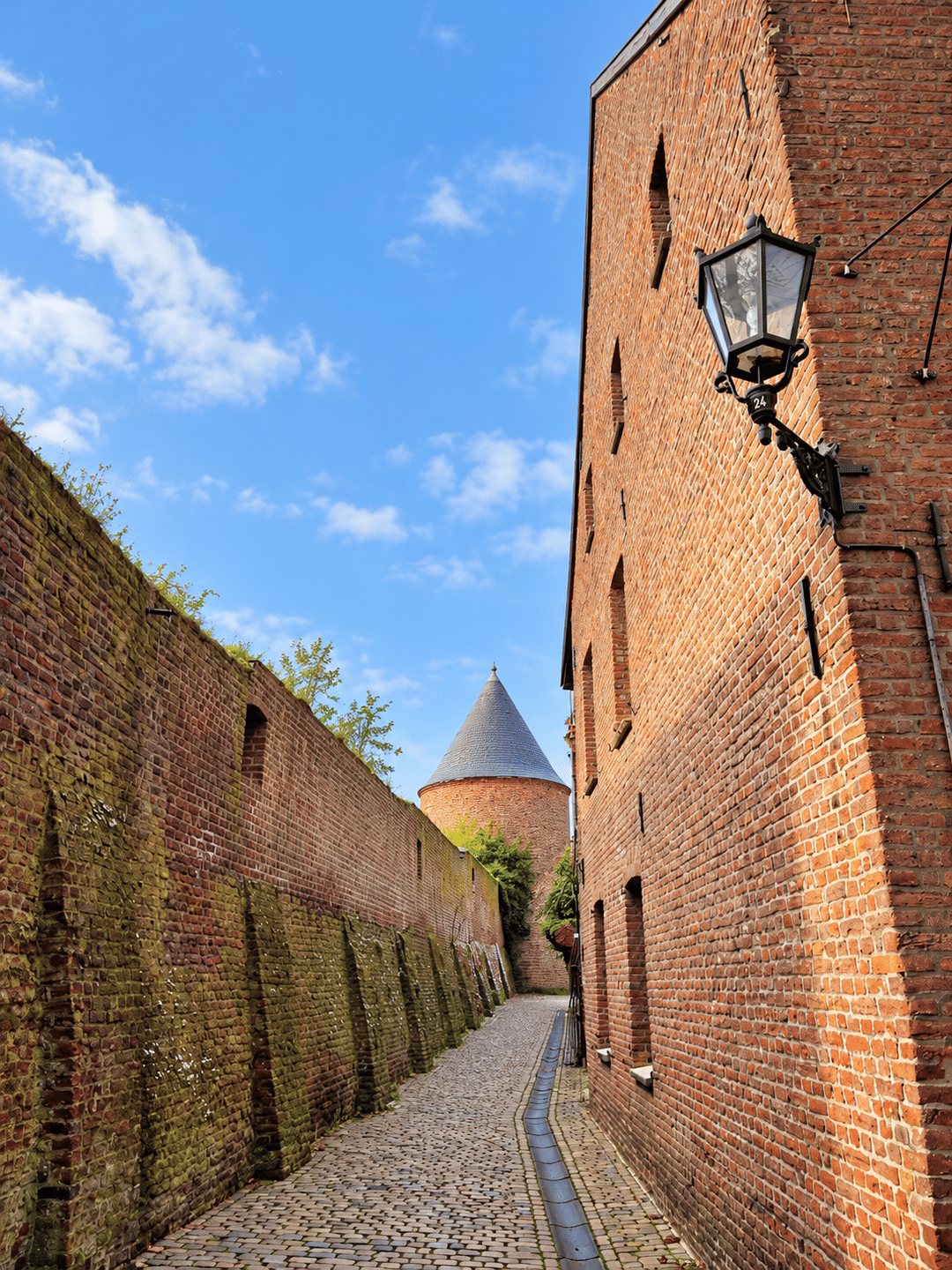 Charmante 2-Zimmer-Maisonettewohnung mit Balkon im Herzen von Dülken – ca. 60 m², 41751 Viersen