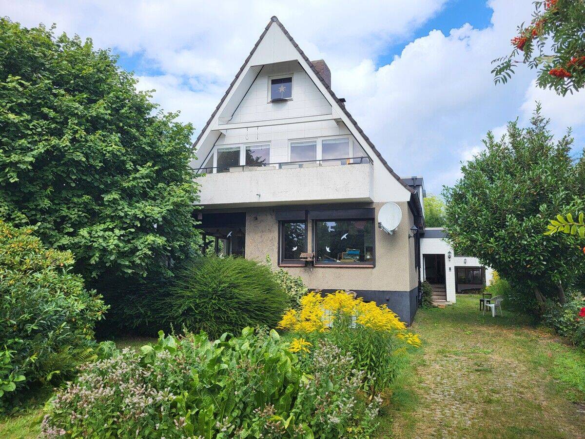 Familientraum in Strandnähe: 6,5-Zi.-EFH mit Garage & Kamin auf Erbbaurecht in HL-Travemünde/Ostsee, 23570 Lübeck (Travemünde)