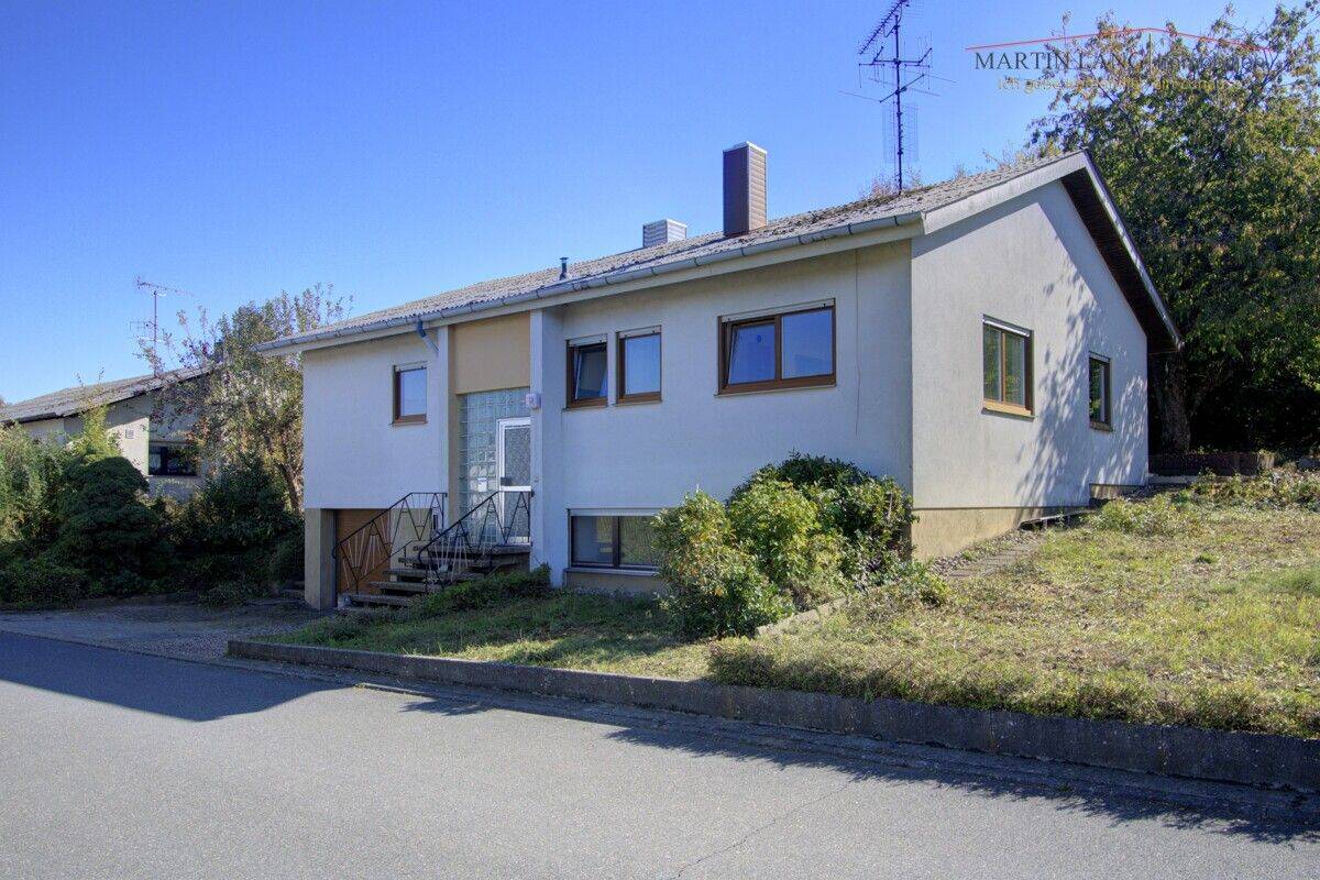 EINFAMILIENHAUS MIT SCHÖNEM GRUNDSTÜCK – XXL-WINTERGARTEN UND GARAGE, 74749 Rosenberg
