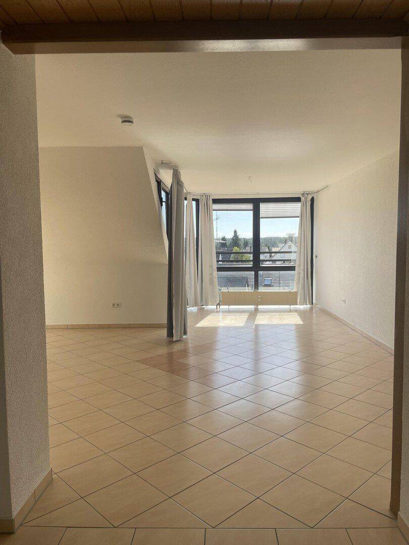 Helle 3-Zimmer Wohnung mit Tiefgarage und Einbauküche, 90556 Seukendorf