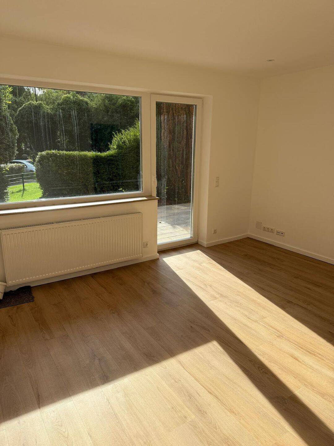 Sanierte 3-Zimmer Wohnung mit Terrasse und eigenem Garten, 22045 Hamburg (Wandsbek Jenfeld Tonndorf)