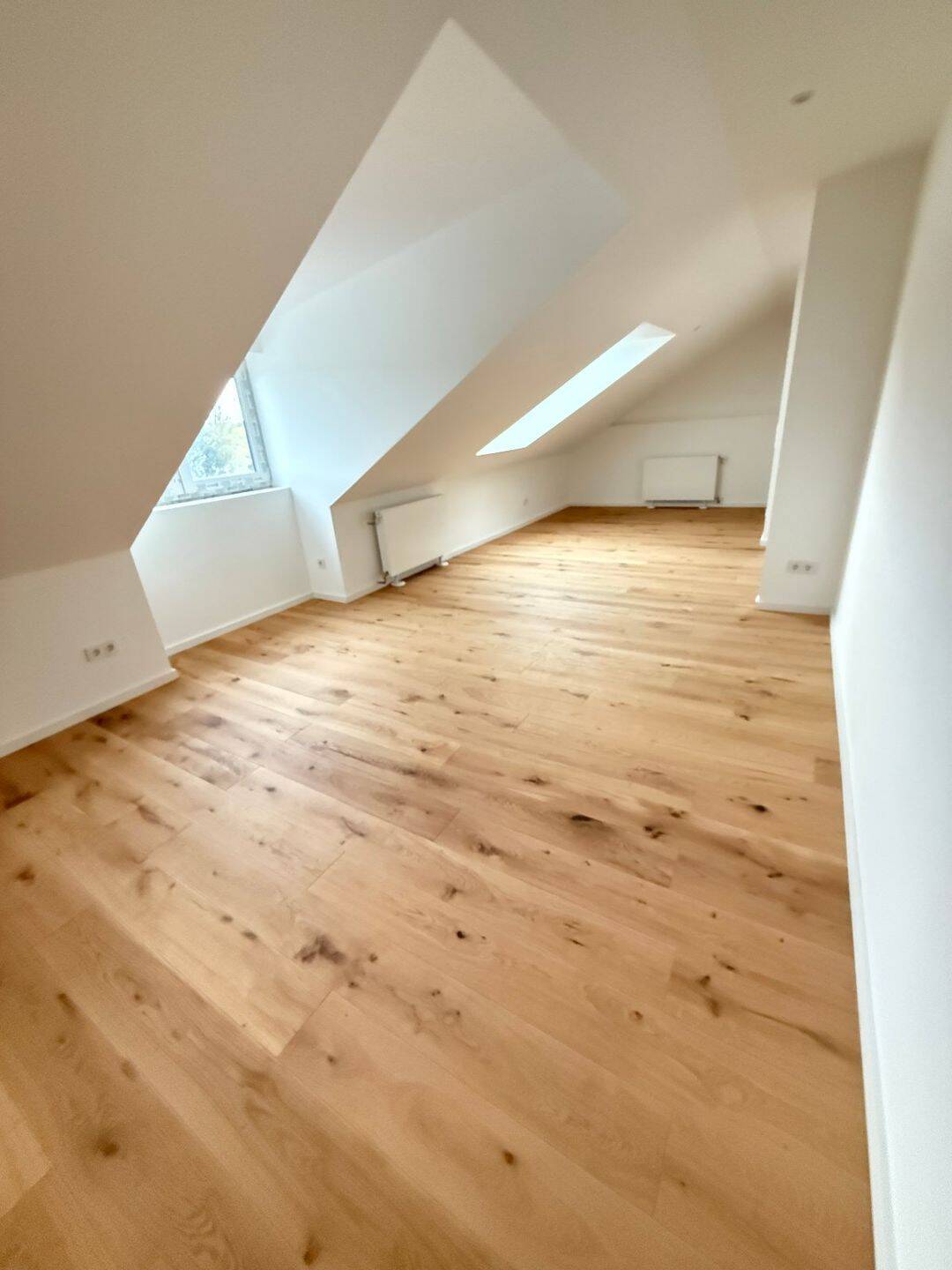 *Neubau 3 Zi-Whg* im Dachgeschoss eines frisch sanierten MFH´s, 85356 Freising