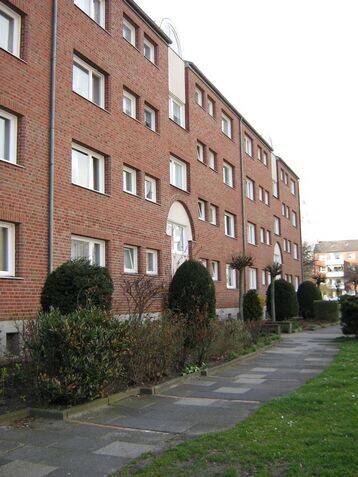 Renovierte 4-Zimmer-Wohnung in Osterholz, 28325 Bremen (Ellenerbrok-Schevemoor Oberneuland Tenever)