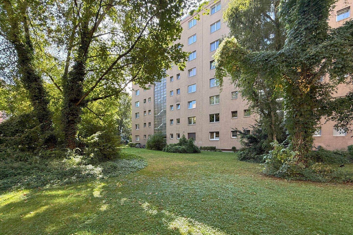 Bezugsfreie 2-Zimmerwohnung mit Südwestloggia in zentraler Lage, 10551 Berlin (Mitte Moabit)