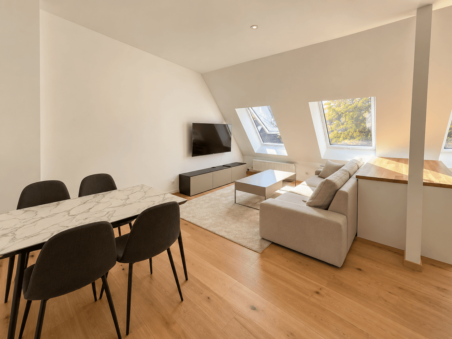3-Zimmer-Dachgeschoss-Wohnung mit Balkon Berlin-Edisonstraße (teilmöbliert), 12459 Berlin (Treptow-Köpenick)
