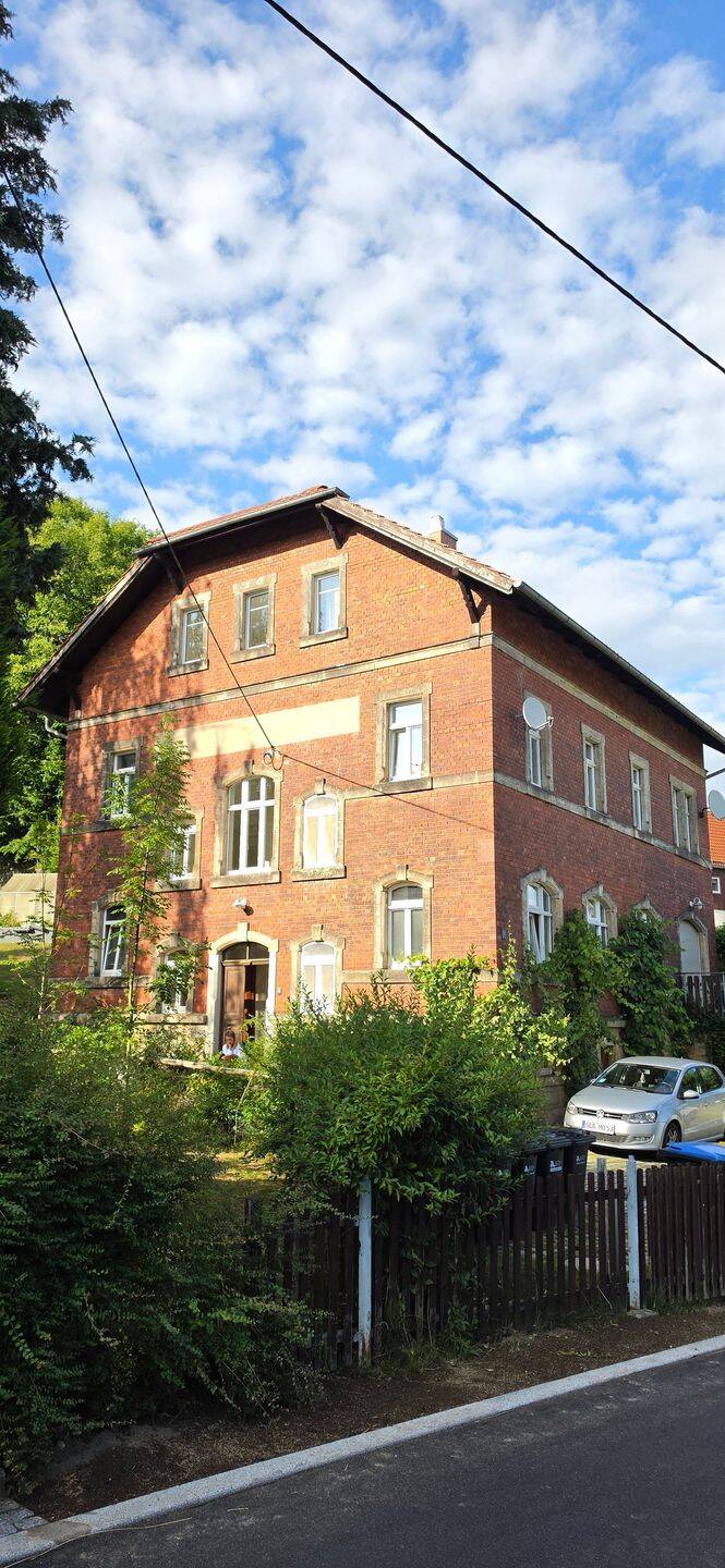 Großzügige sanierte 2 Raum Wohnung mit Balkon und Stellplatz, 1855 Sebnitz