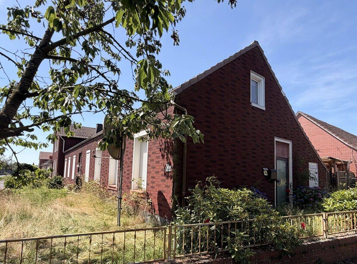 Handwerker aufgepasst! Sanierungsbedürftiges Reihenendhaus in Schüttorf, 48465 Schüttorf