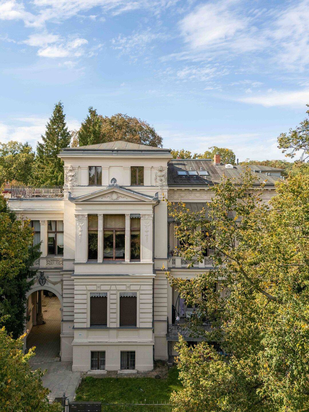 Befristet: Herrschaftliche Altbauwohnung in der Villa Mirbach, direkt am Neuen Garten, 14469 Potsdam