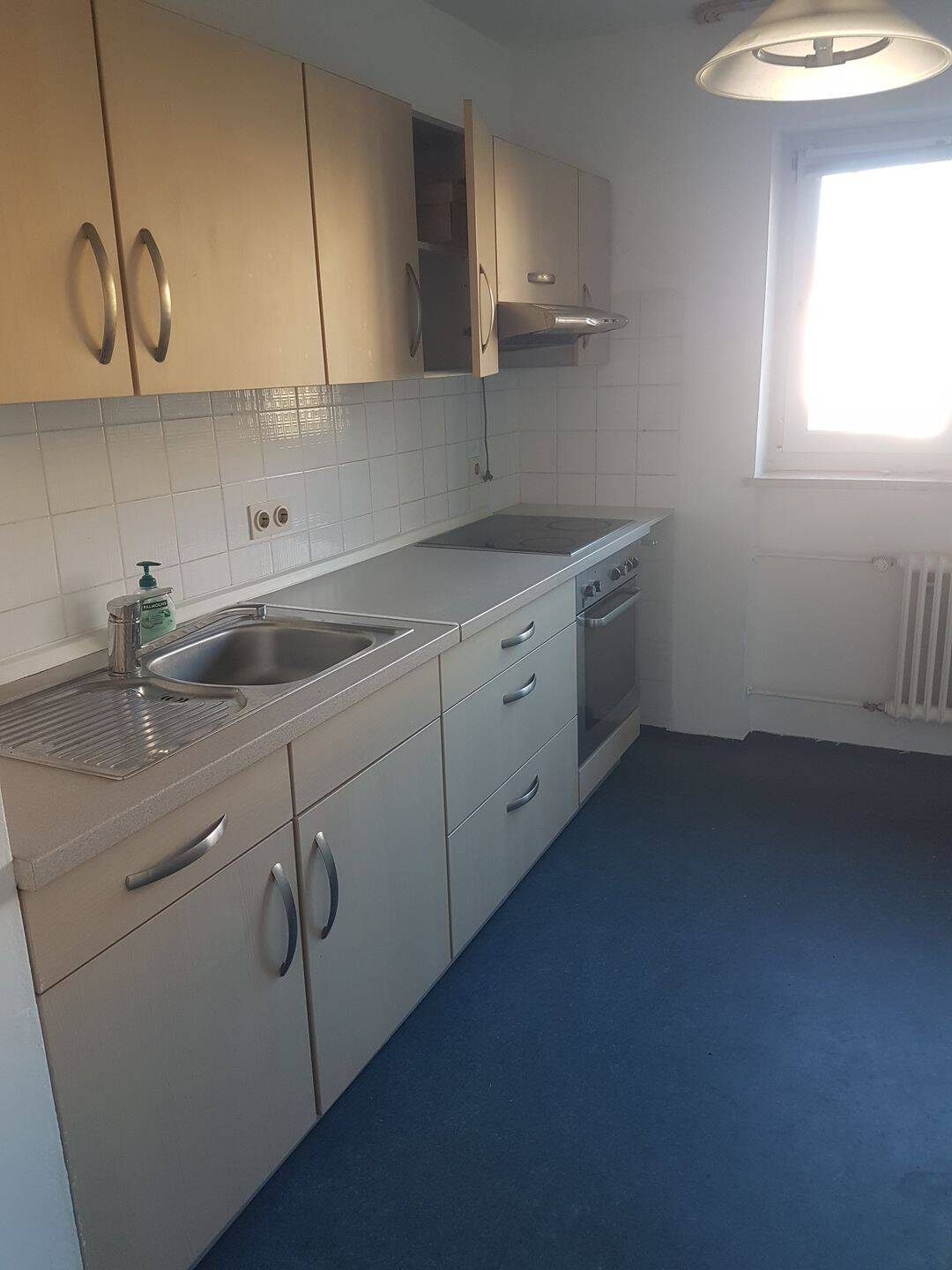 2 Zi mit Balkon Tiefgarage und Einbauküche, 90459 Nürnberg