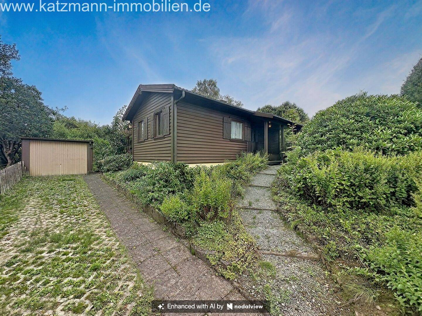 Holzhaus mit großem Grundstück und Bebauungspotenzial im Westerwald, 56271 Maroth