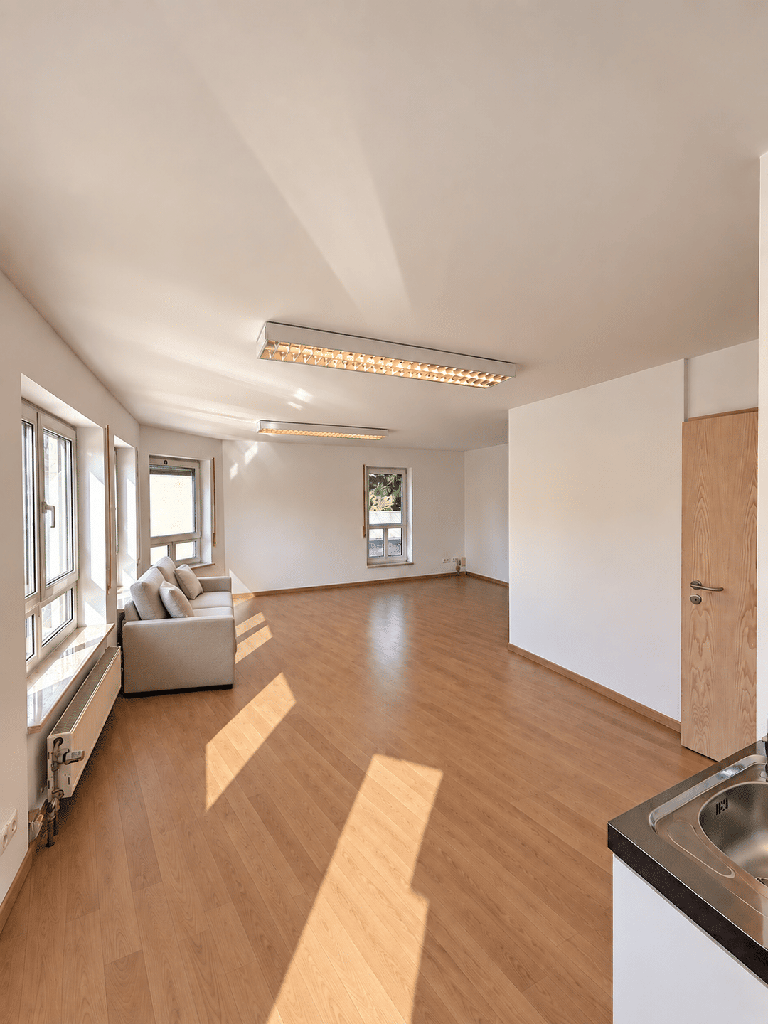 Sehr helle 2-Zimmer-Wohnung in Nürnberg-Laufamholz – vollmöbliert + Küche, 90482 Nürnberg (Freiland Laufamholz Mögeldorf Rehhof Unterbürg)