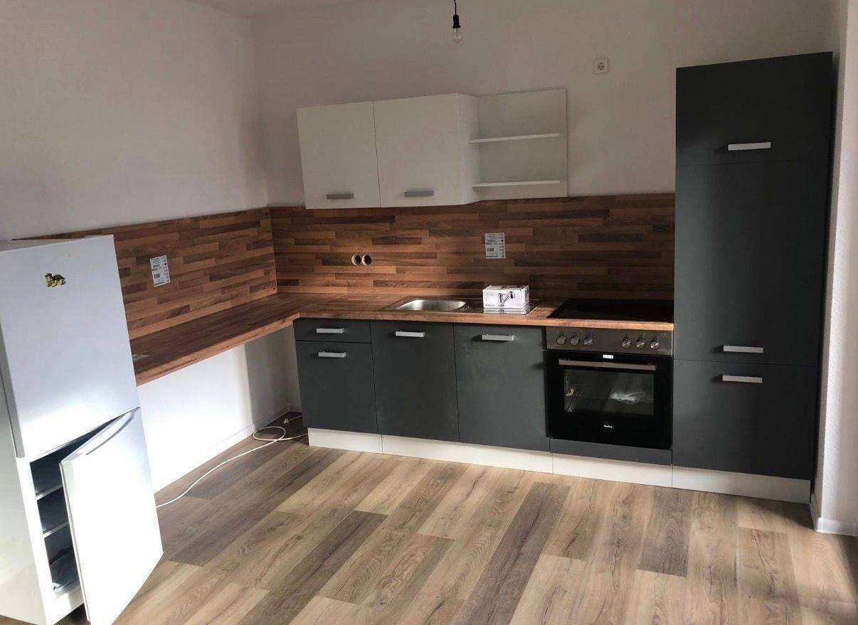 Helle Dachgeschosswohnung mit Loggia, 9130 Chemnitz (Hilbersdorf Sonnenberg Yorckgebiet Zentrum)