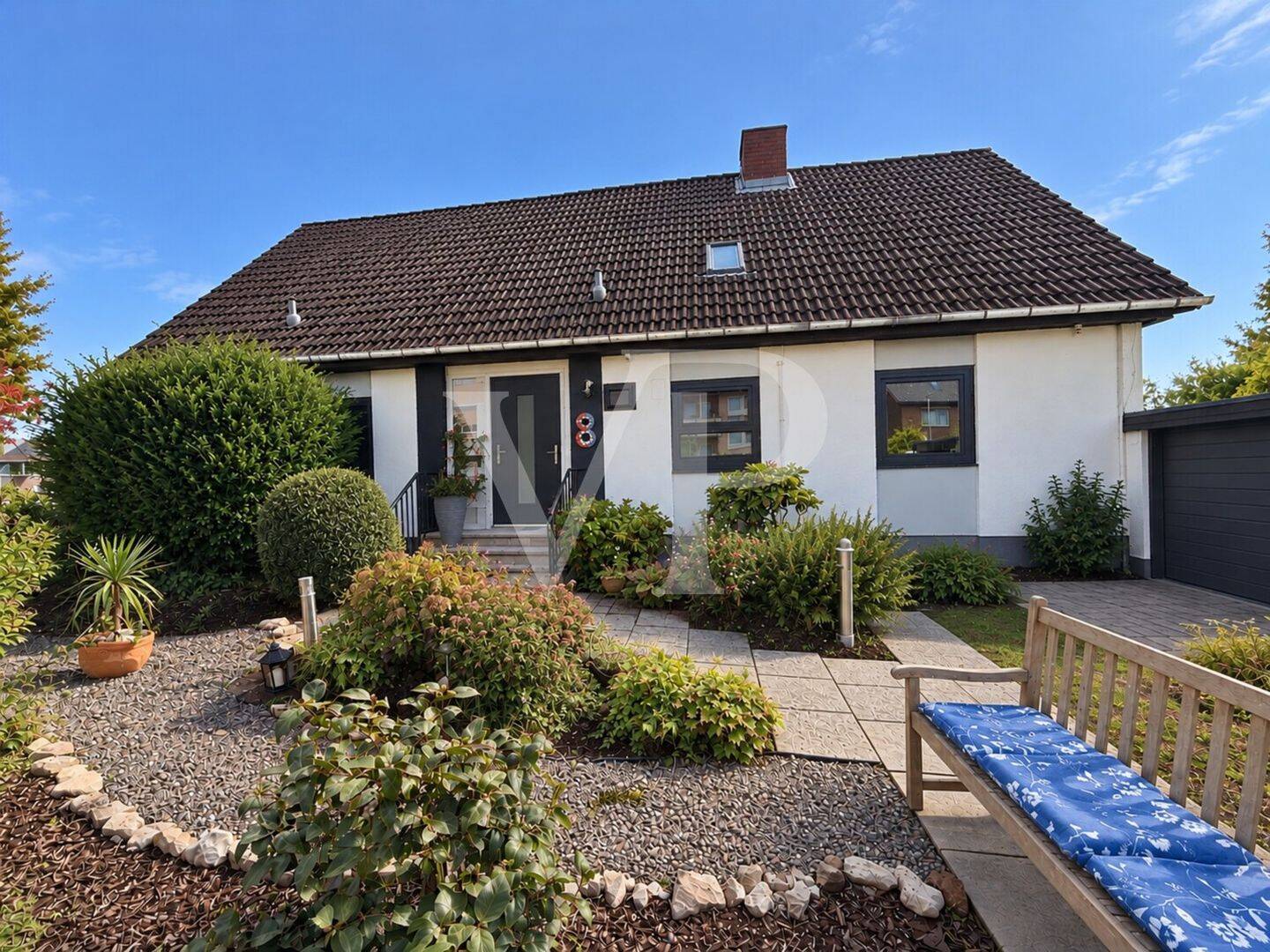 Ihr Zuhause in Einbeck – Gepflegtes Einfamilienhaus mit PV-Anlage und liebevoll angelegtem Garten, 37574 Einbeck