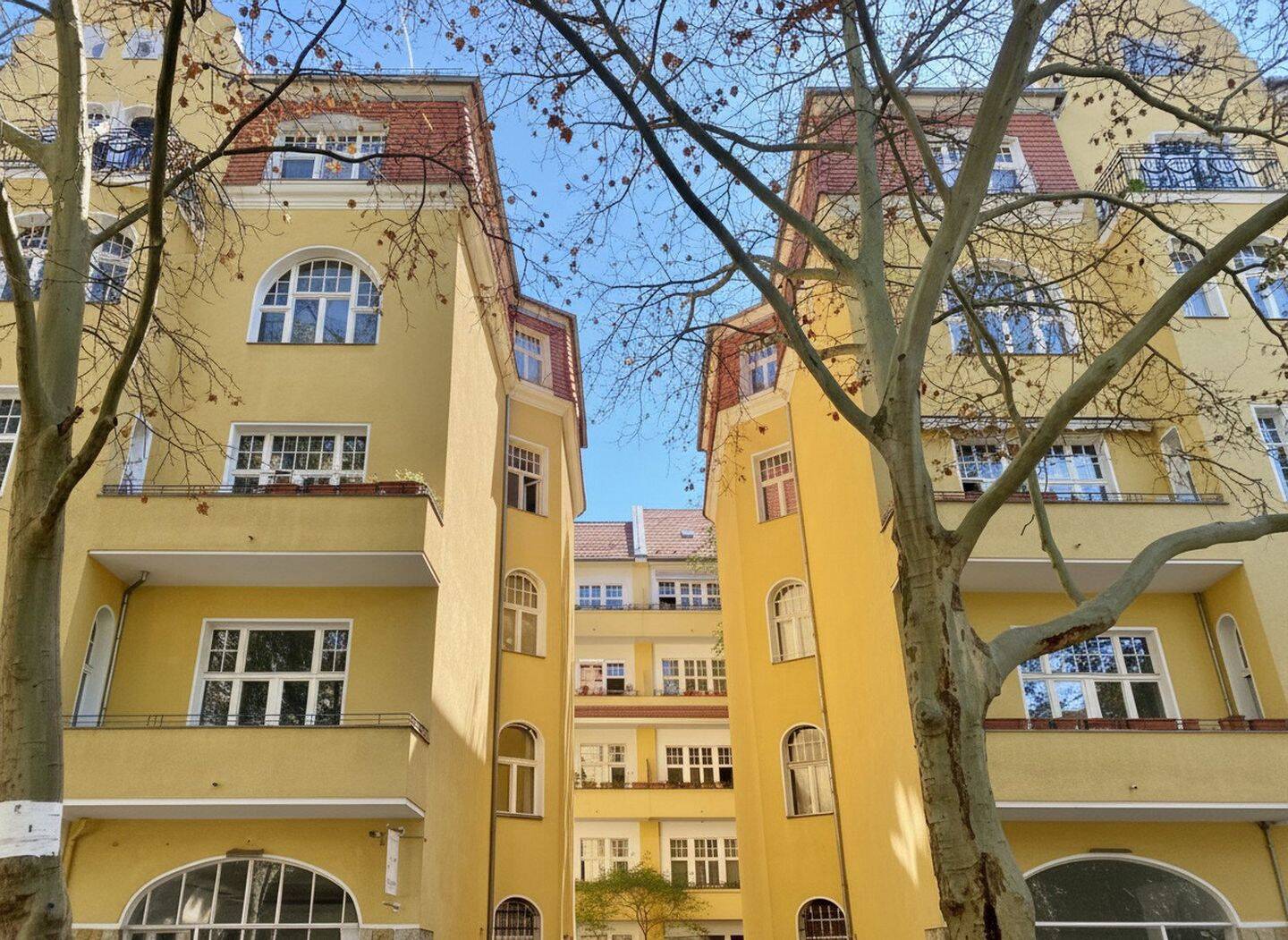 Courtagefreie, ruhige Altbauwohnung in Charlottenburg /Ku’damm mit Balkon, 10629 Berlin (Charlottenburg-Wilmersdorf Charlottenburg)