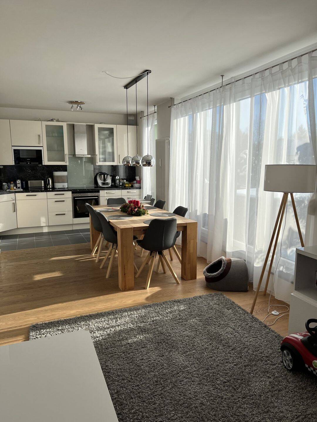 Helle 5-Zimmer-Wohnung mit Südterrasse, 2 Bädern und Aufzug in München-Ramersdorf, 81735 München (Berg am Laim Ramersdorf-Perlach Trudering-Riem)