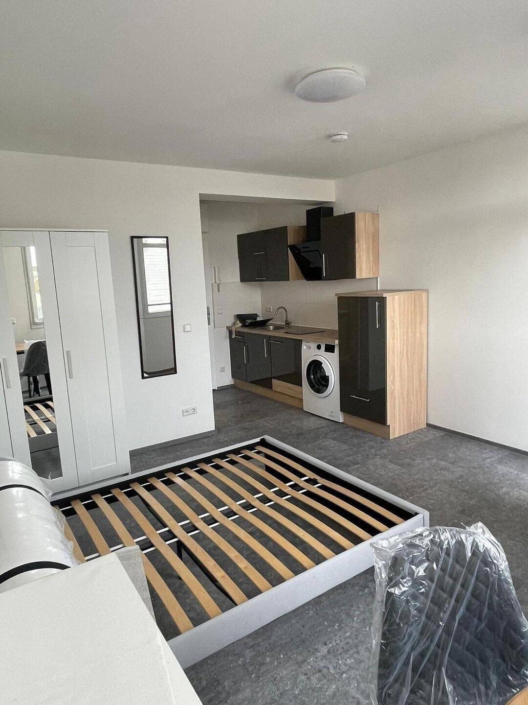 1-Zimmer-Apartment mit Balkon in Berlin-Charlottenburg, 10627 Berlin (Charlottenburg-Wilmersdorf Charlottenburg)