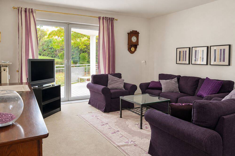 Klein aber fein: Charmante Zwei-Zimmer-Wohnung in Südost mit Stellplatz, 65189 Wiesbaden (Biebrich Wiesbaden)