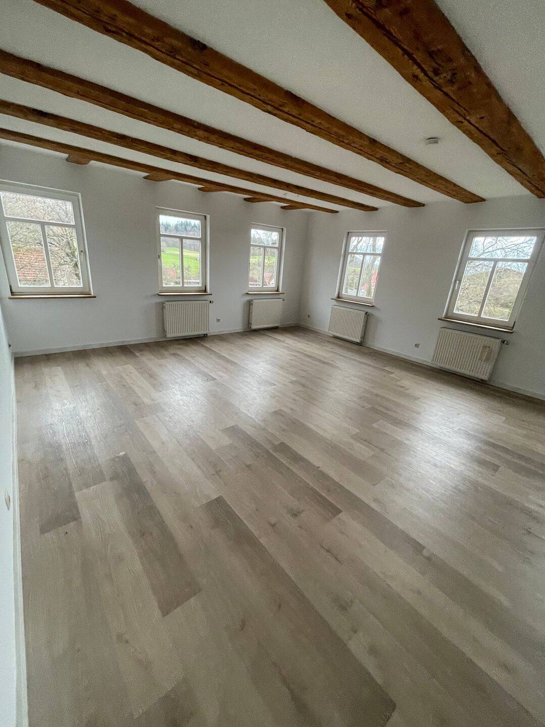 Charmante 3 Zimmer Wohnung in Vellberg/Groß-Altdorf, Einbauküche, Stellplatz, 74541 Vellberg