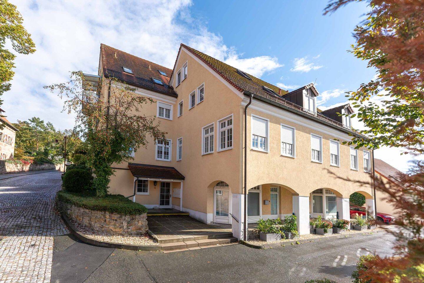 Mehr Platz, als die Quadratmeter verraten: 2-Zimmer-Dachwohnung mit ausgebauten Spitzboden (20m²), 7747 Jena (Lobeda)