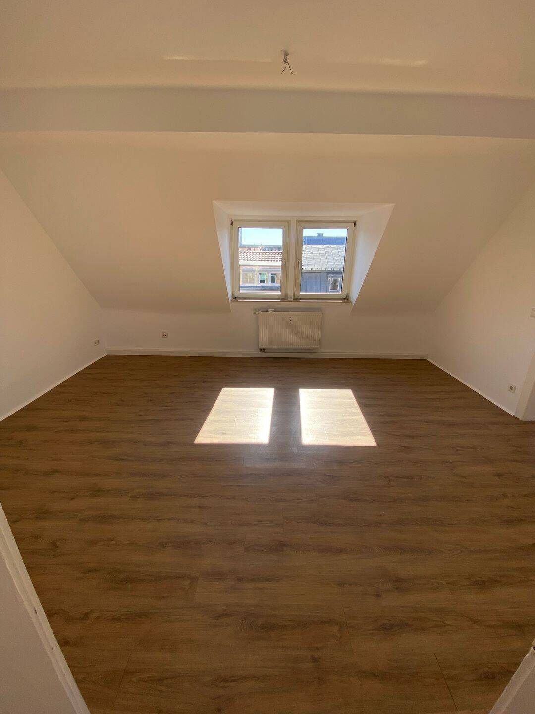 5-Zimmer Wohnung in Nürnberg zur Vermietung, 90478 Nürnberg (Dutzendteich Gleißhammer Glockenhof Sankt Peter Zerzabelshof)