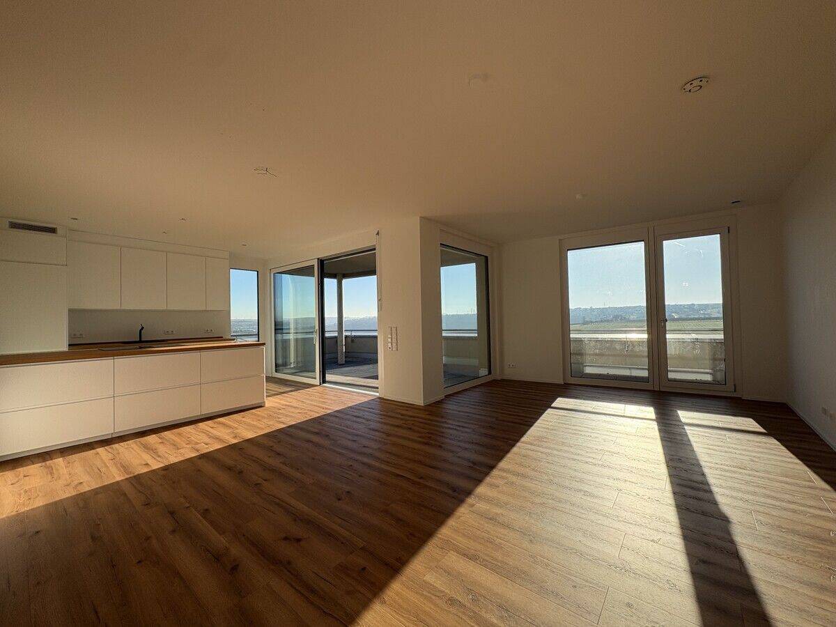 Panoramablick ins Grüne: Exklusives Penthouse mit Weitblick-Terrasse & hochwertiger Küche, 74357 Bönnigheim
