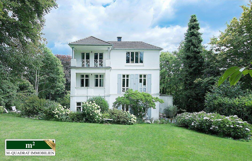 Historische Fabrikantenvilla mit stilvoller Ausstattung in Gräfrath, 42653 Solingen (Gräfrath Solingen-Mitte Wald)
