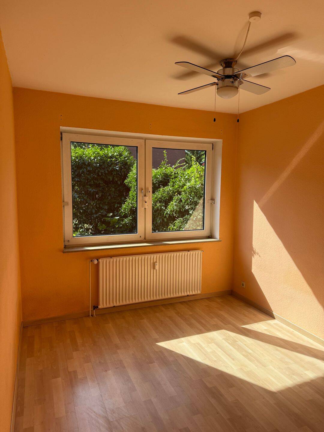 2 Zimmerwohnung mit Terasse, Keller, TG- Platz, 22850 Norderstedt