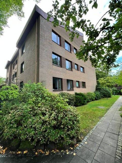 Eigentumswohnung in Hamburg Meiendorf mit Balkon, Dachterrasse und vielseitig nutzbarem Dachgeschoss, 22145 Hamburg (Wandsbek Farmsen-Berne Rahlstedt)